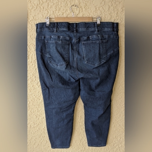 Torrid BOMBSHELL SKINNY JEAN - PREMIUM STRETCH DAR size 24 EXTRA SHORT - Picture 3 of 3